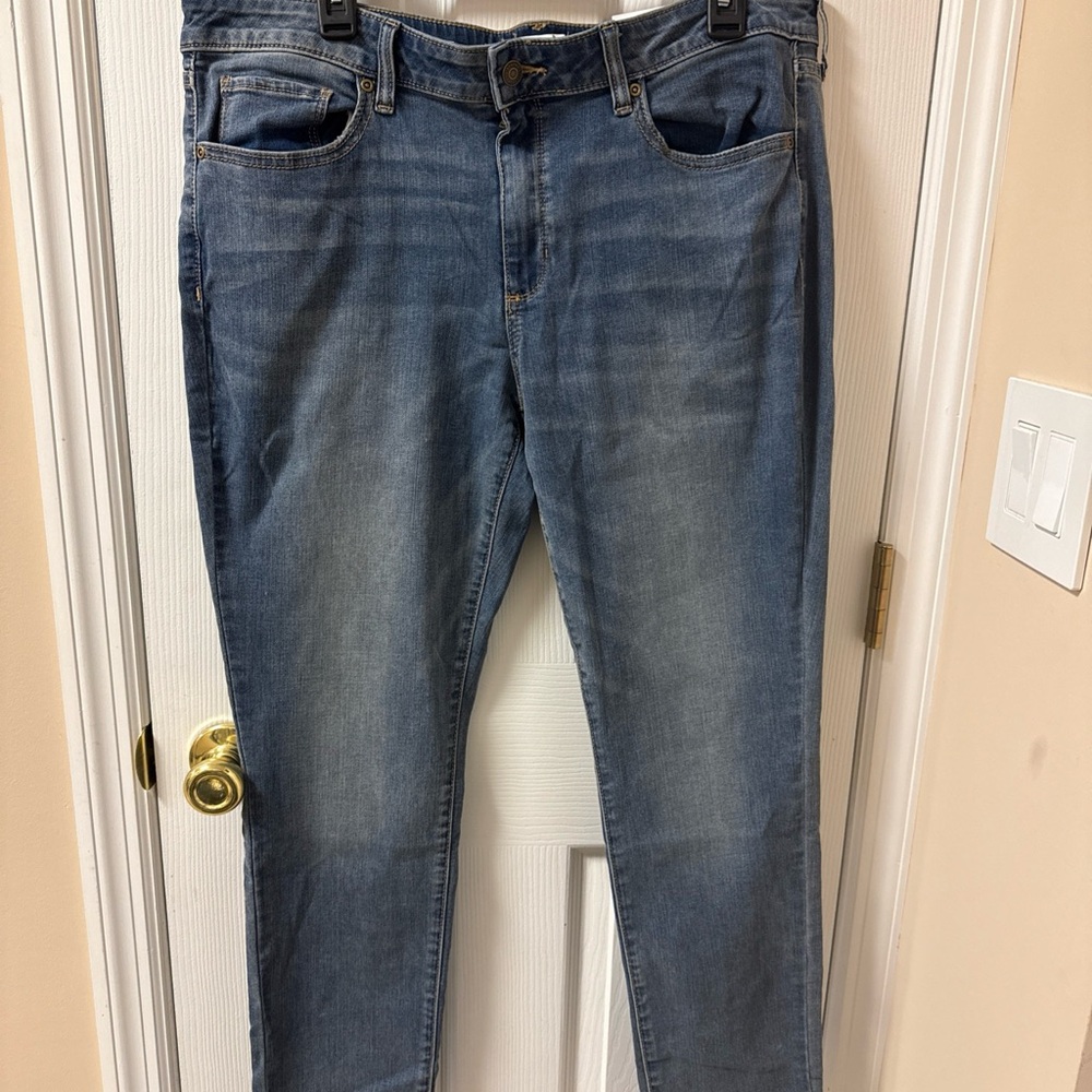 NWT-Sonoma Jeans Women's 16 Blue Light Wash Skinny Jeans